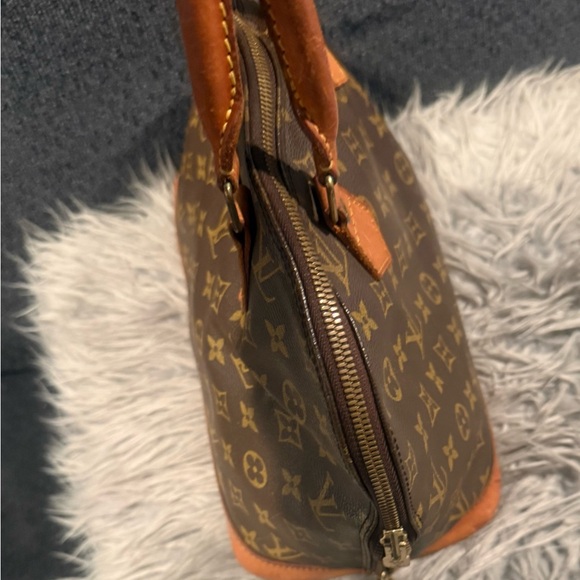 Louis Vuitton Brown Monogram Handbag - Picture 2 of 10